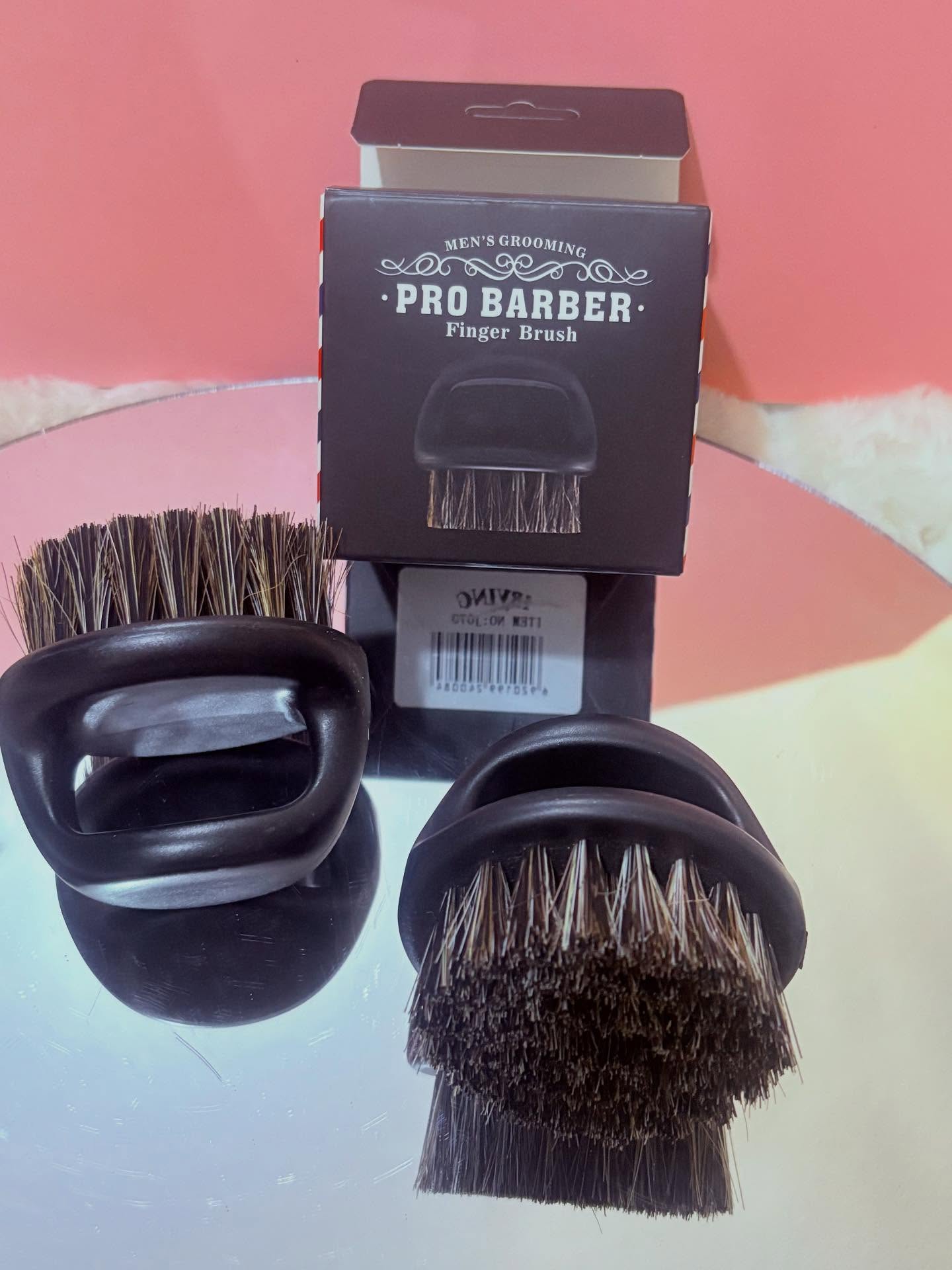1760469508941 Cepillo anillo barbero mango negro - Imagen 1
